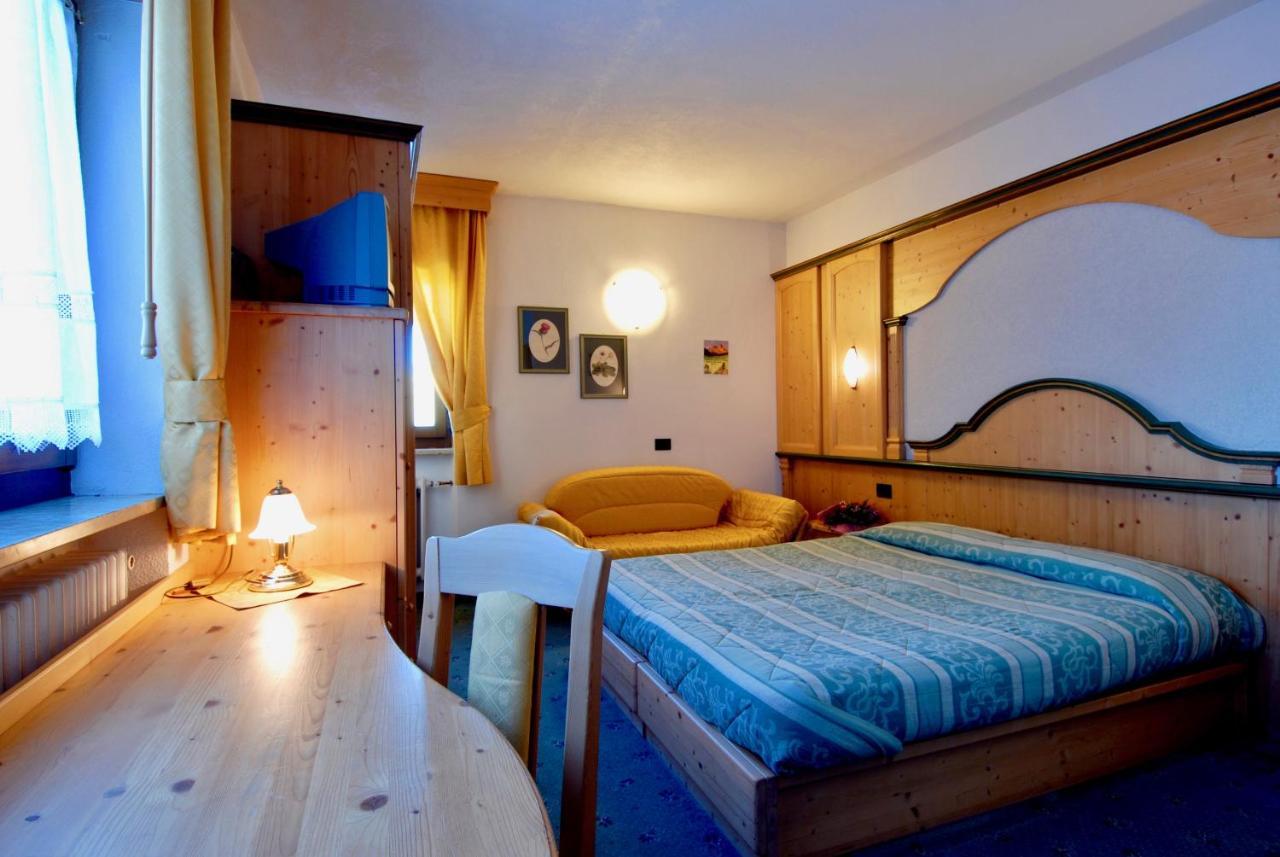 Albergo Venezia Passo Rolle Εξωτερικό φωτογραφία