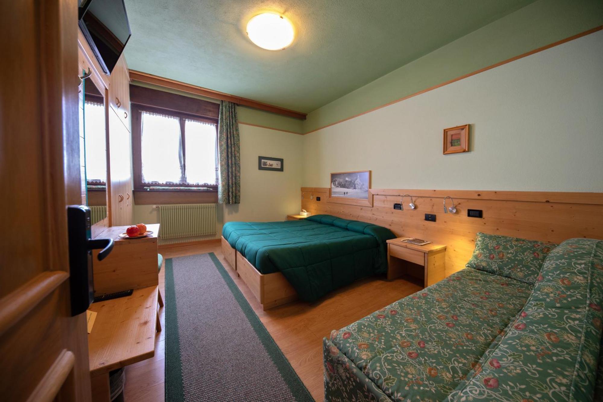 Albergo Venezia Passo Rolle Εξωτερικό φωτογραφία