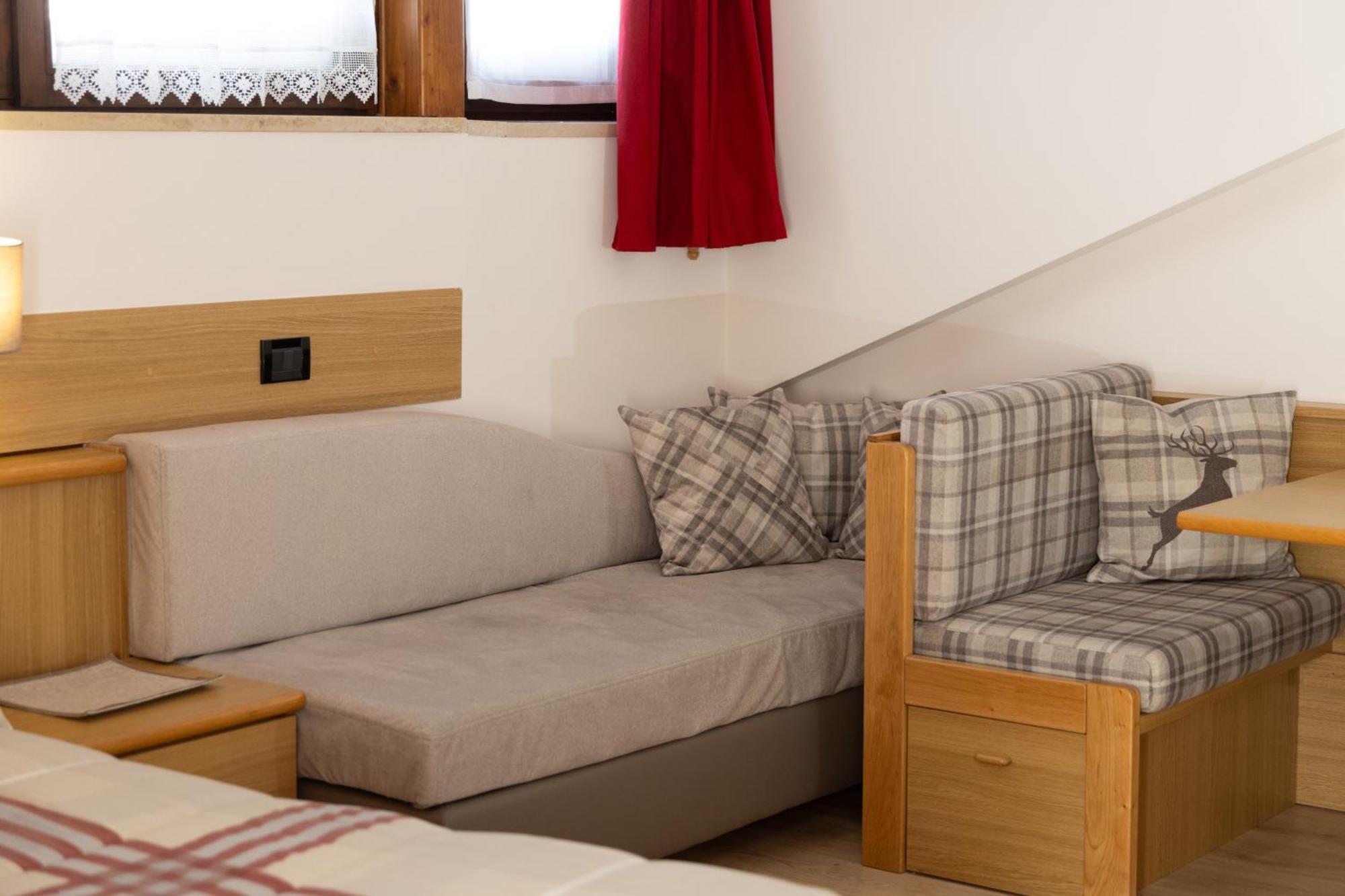 Albergo Venezia Passo Rolle Εξωτερικό φωτογραφία