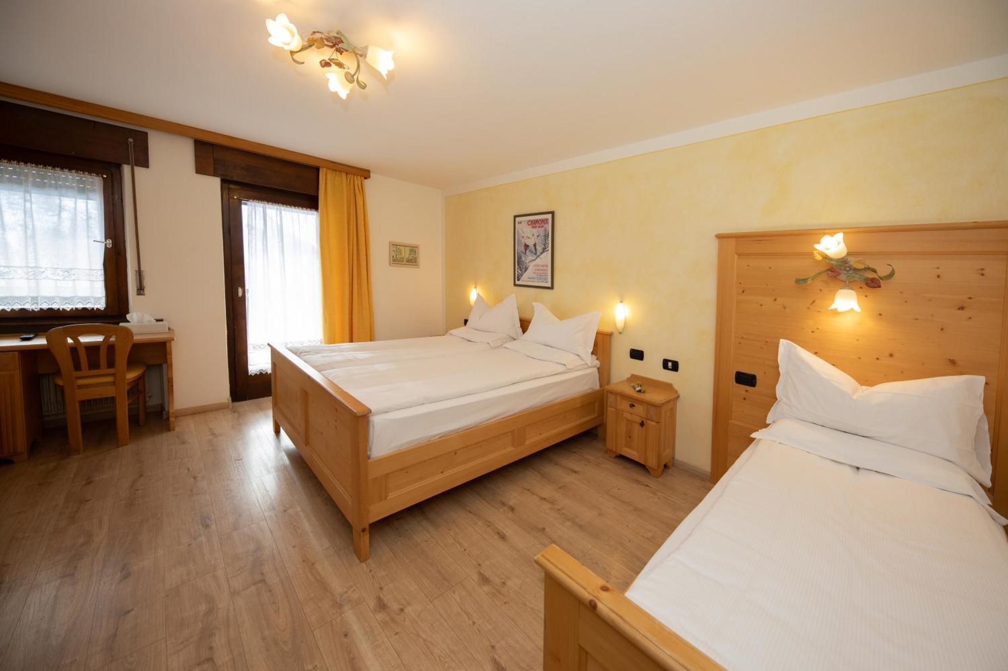 Albergo Venezia Passo Rolle Εξωτερικό φωτογραφία