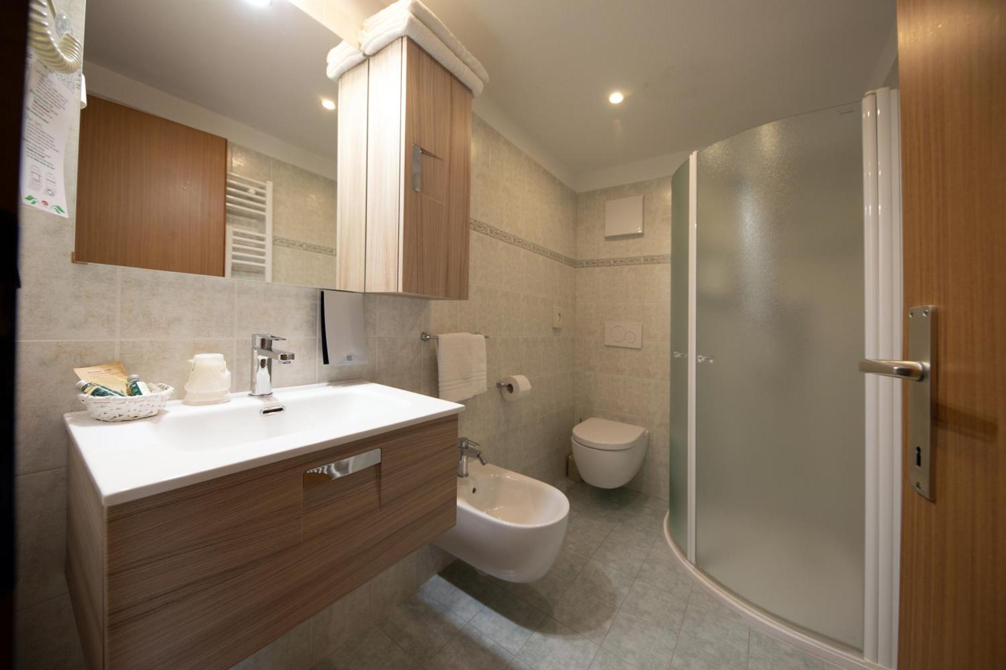 Albergo Venezia Passo Rolle Εξωτερικό φωτογραφία