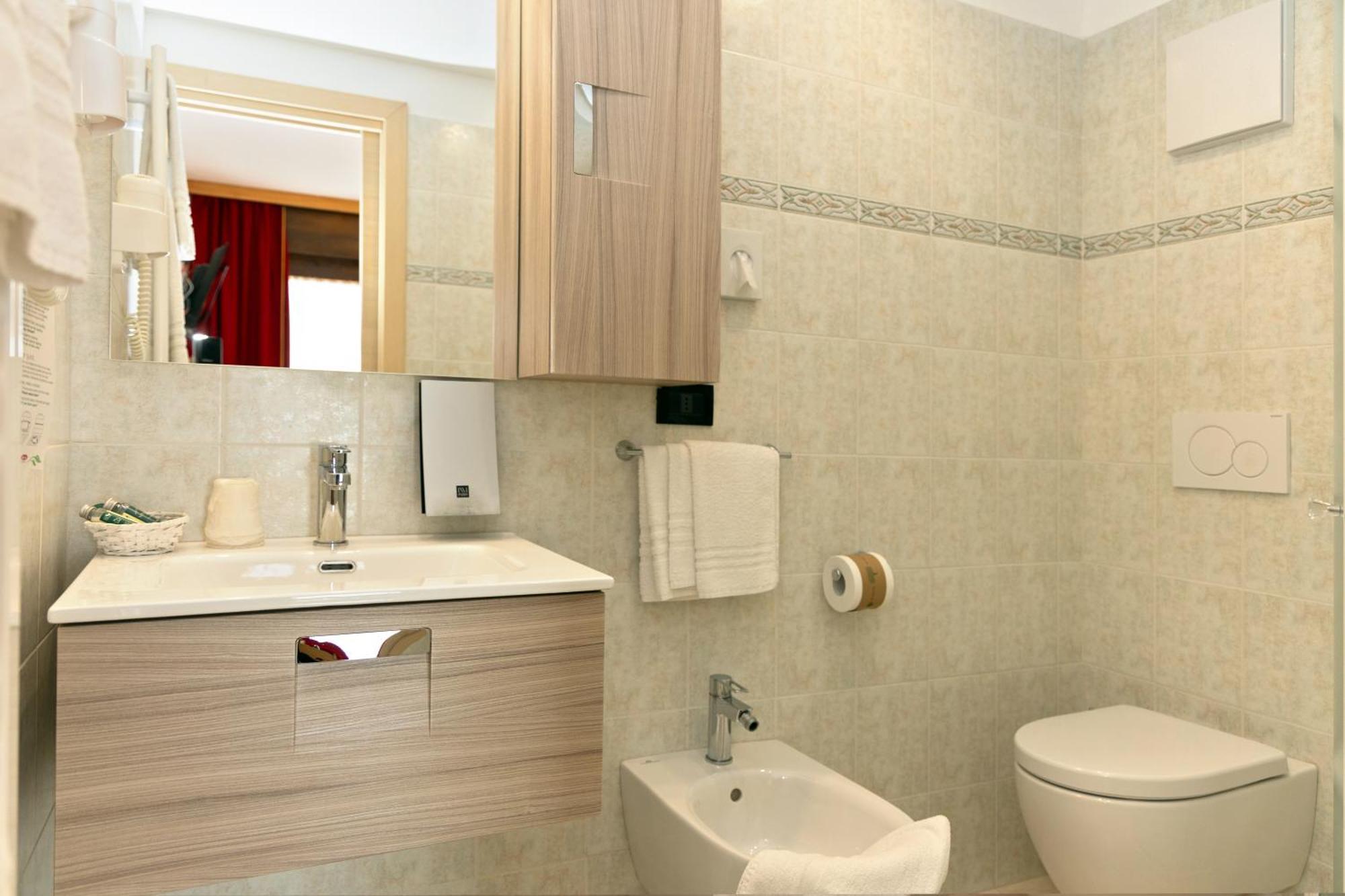 Albergo Venezia Passo Rolle Εξωτερικό φωτογραφία