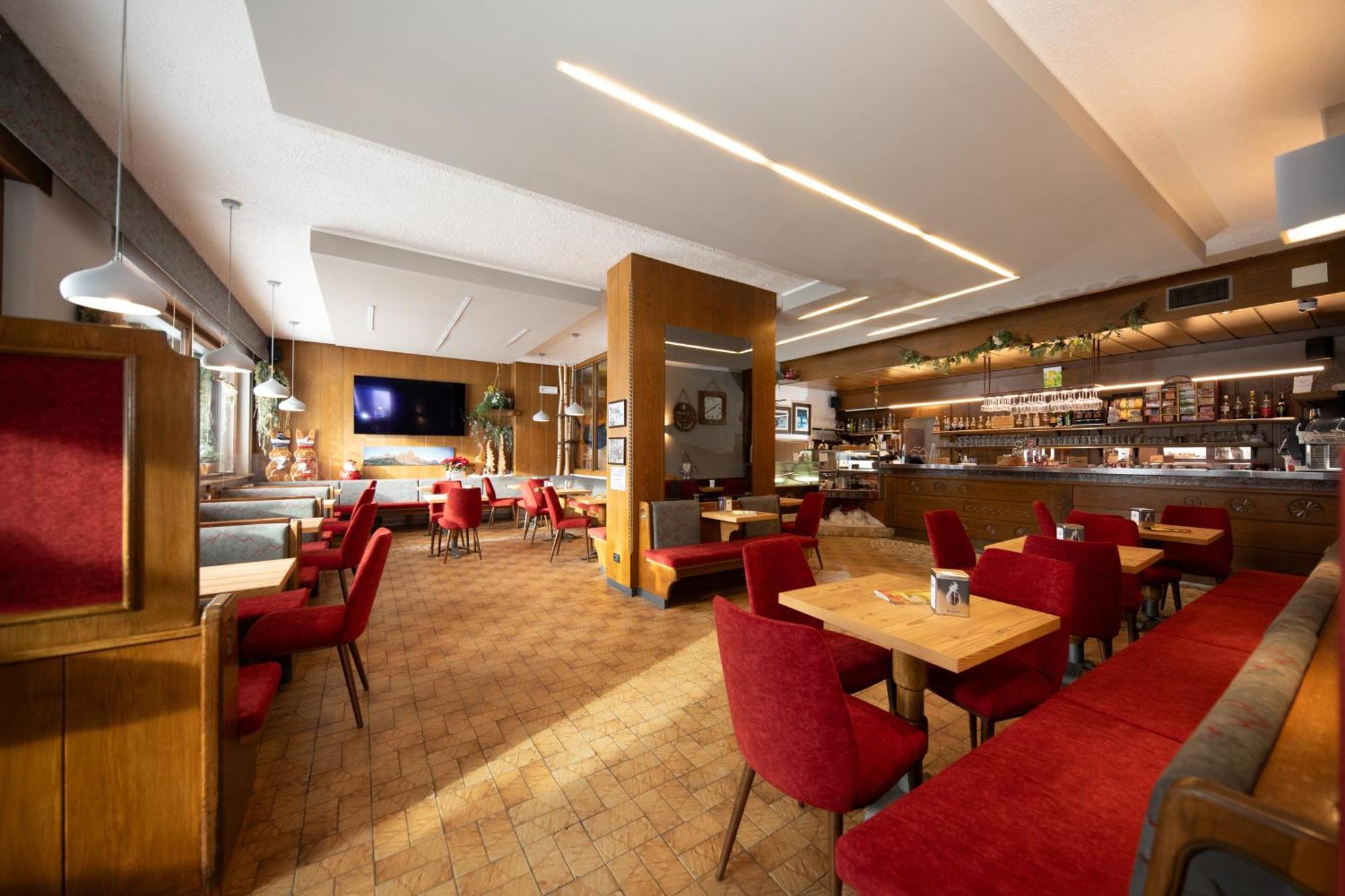 Albergo Venezia Passo Rolle Εξωτερικό φωτογραφία
