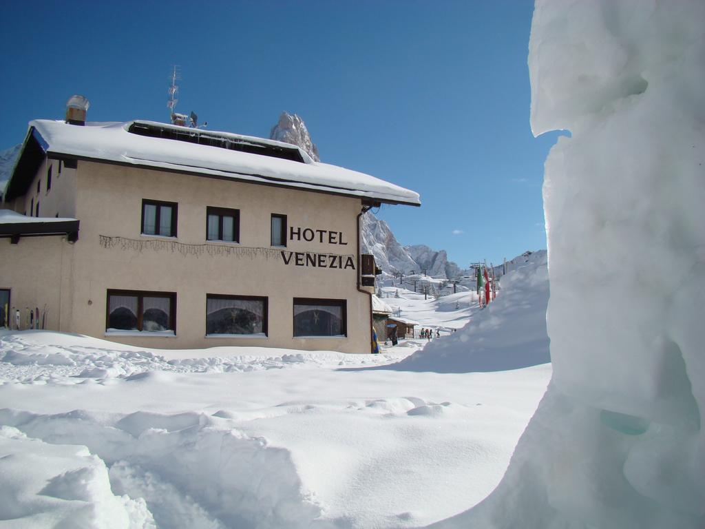 Albergo Venezia Passo Rolle Εξωτερικό φωτογραφία