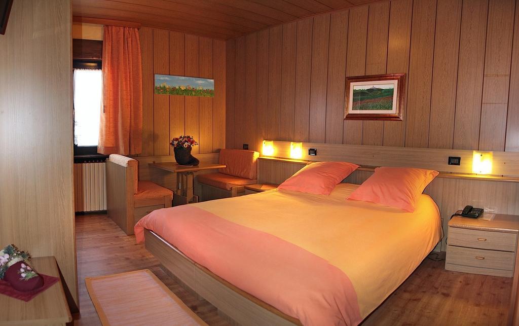 Albergo Venezia Passo Rolle Δωμάτιο φωτογραφία
