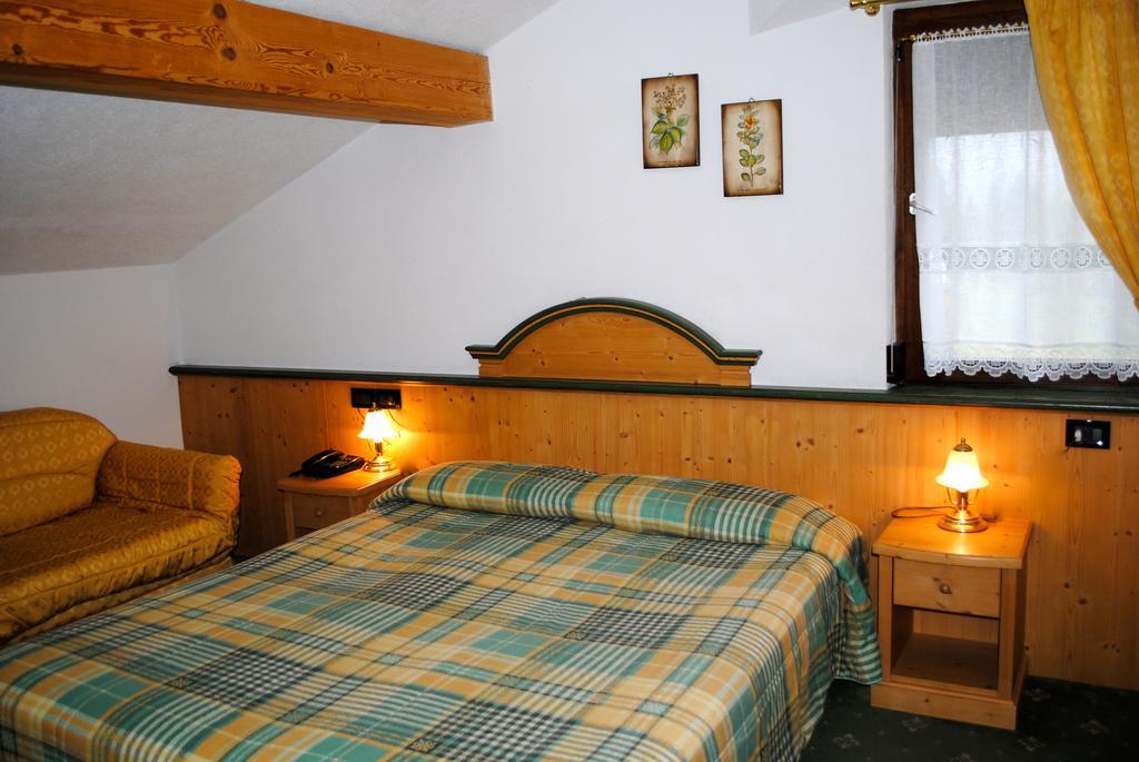 Albergo Venezia Passo Rolle Εξωτερικό φωτογραφία
