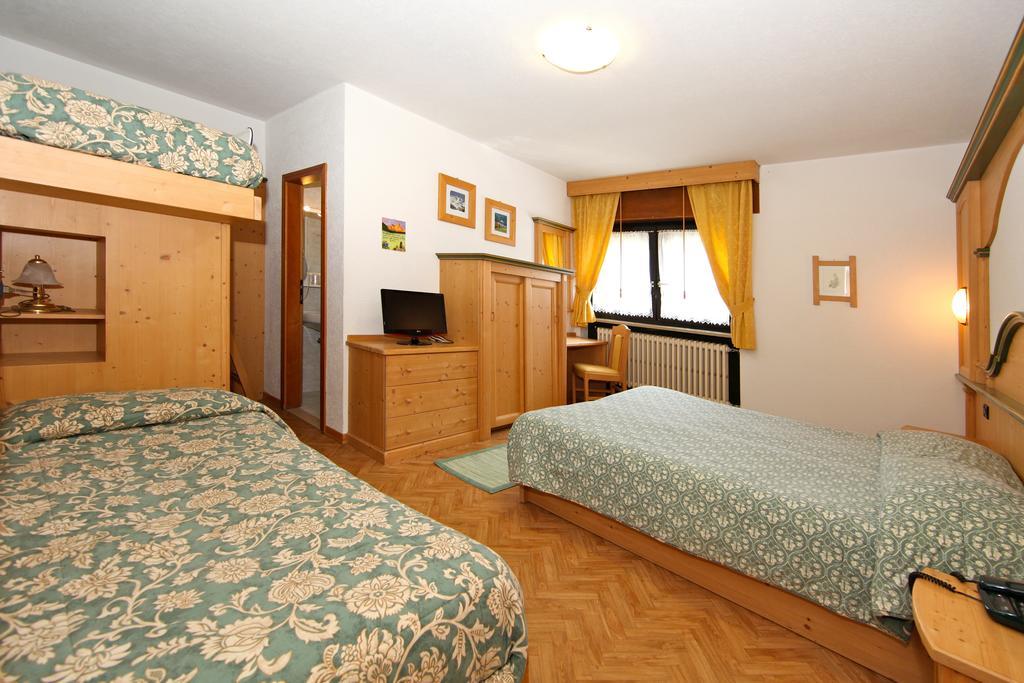 Albergo Venezia Passo Rolle Εξωτερικό φωτογραφία