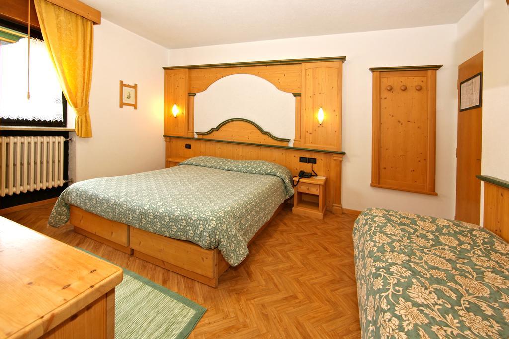 Albergo Venezia Passo Rolle Εξωτερικό φωτογραφία