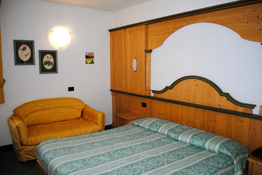 Albergo Venezia Passo Rolle Δωμάτιο φωτογραφία
