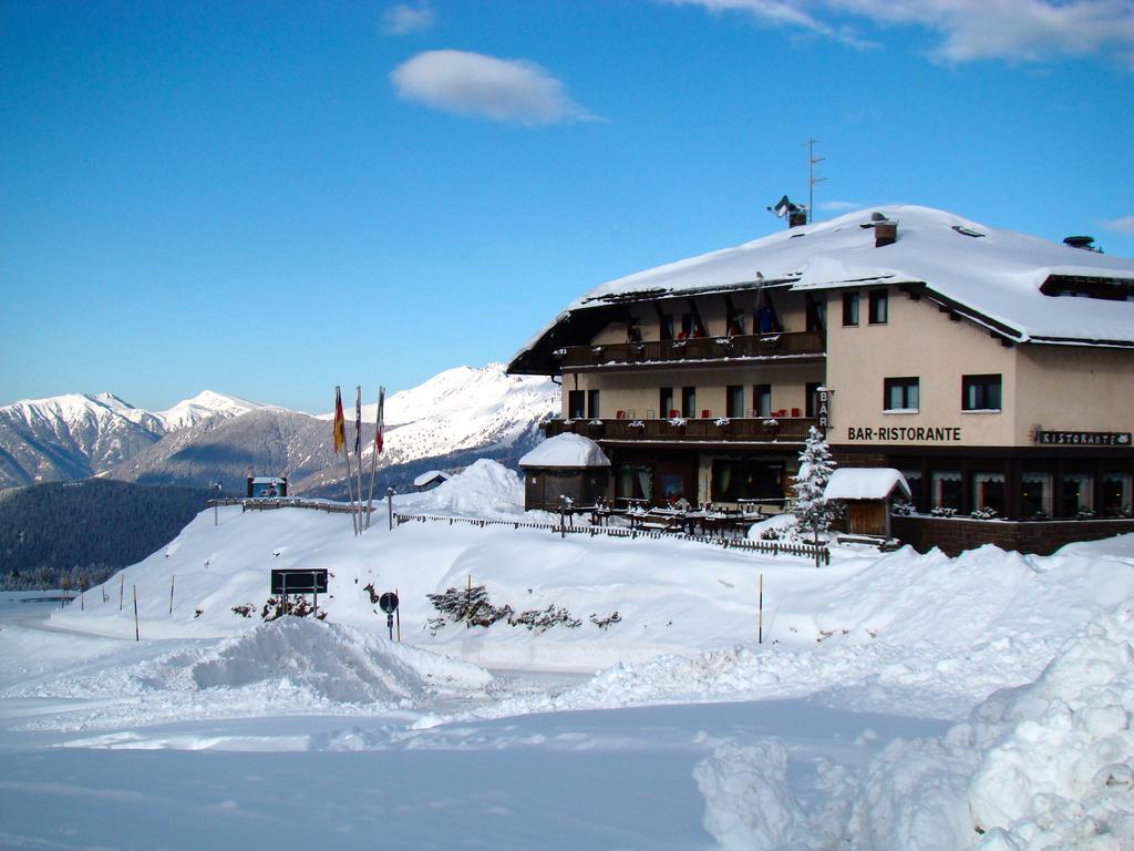 Albergo Venezia Passo Rolle Εξωτερικό φωτογραφία