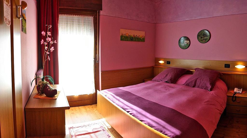 Albergo Venezia Passo Rolle Δωμάτιο φωτογραφία
