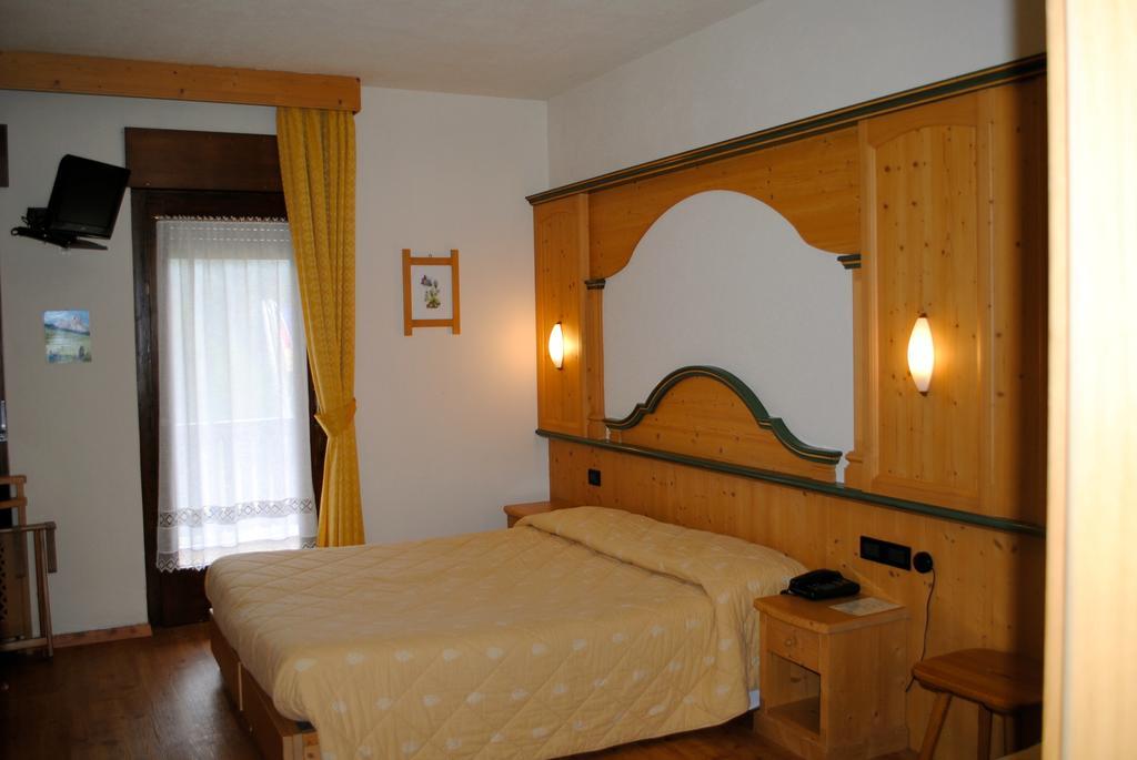 Albergo Venezia Passo Rolle Εξωτερικό φωτογραφία