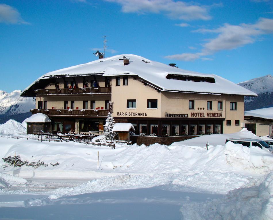 Albergo Venezia Passo Rolle Εξωτερικό φωτογραφία