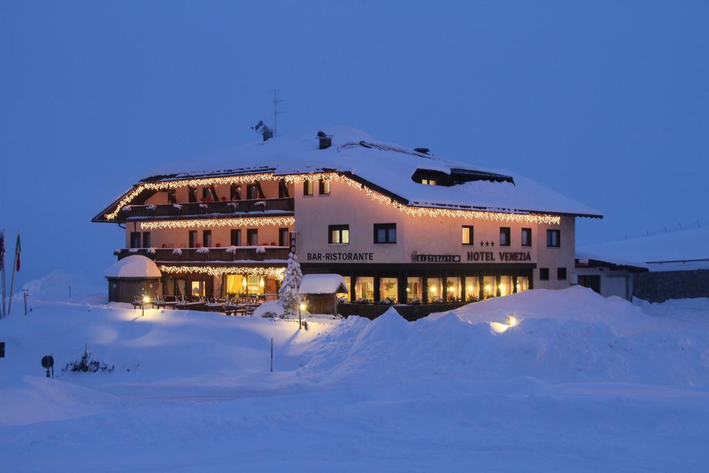 Albergo Venezia Passo Rolle Εξωτερικό φωτογραφία