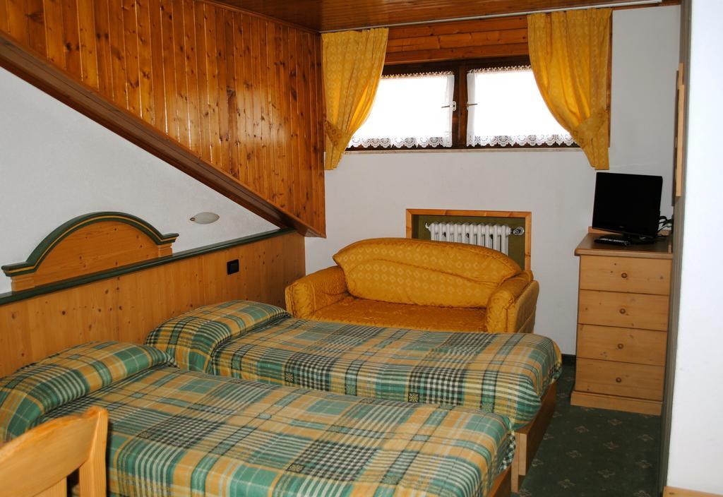 Albergo Venezia Passo Rolle Εξωτερικό φωτογραφία