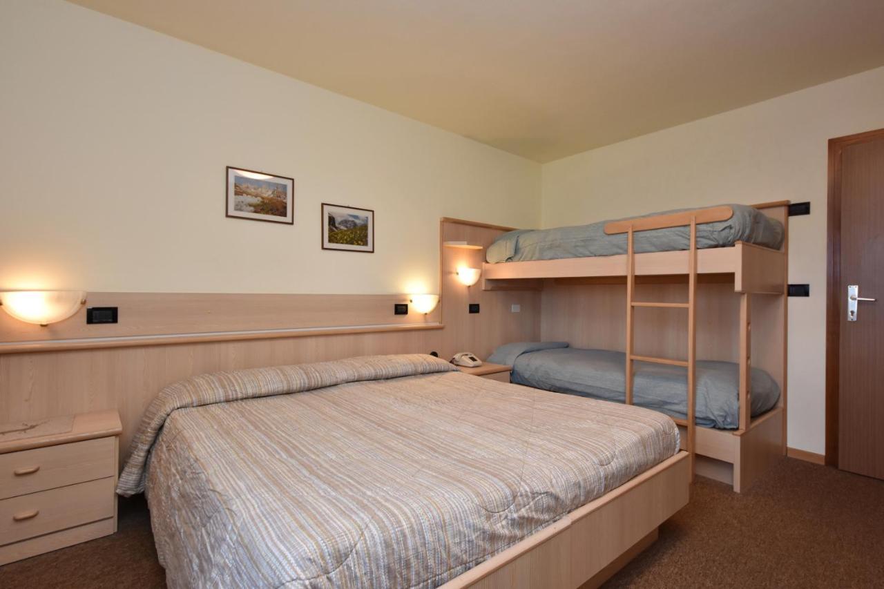 Albergo Venezia Passo Rolle Εξωτερικό φωτογραφία
