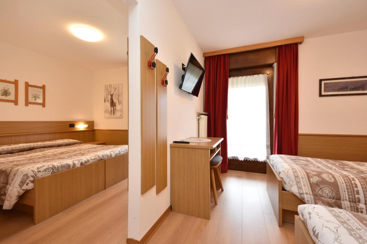 Albergo Venezia Passo Rolle Εξωτερικό φωτογραφία