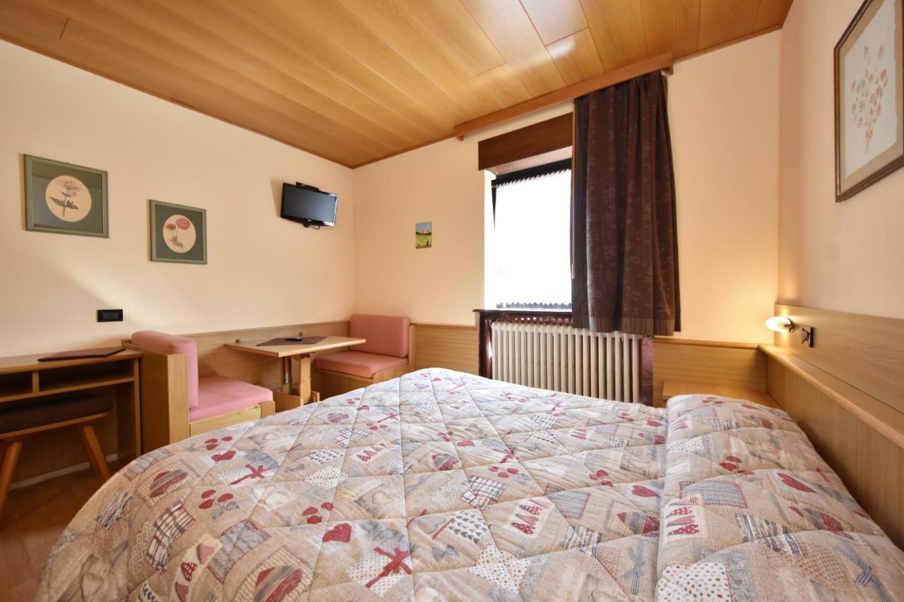 Albergo Venezia Passo Rolle Εξωτερικό φωτογραφία